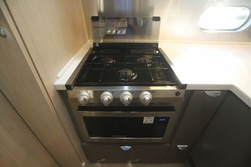 2023 Airstream Globetrotter 25FBQ