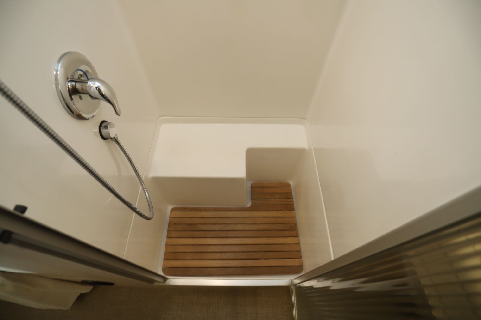 Used 2023 Airstream Globetrotter 25FBQ Travel Trailer  For Sale