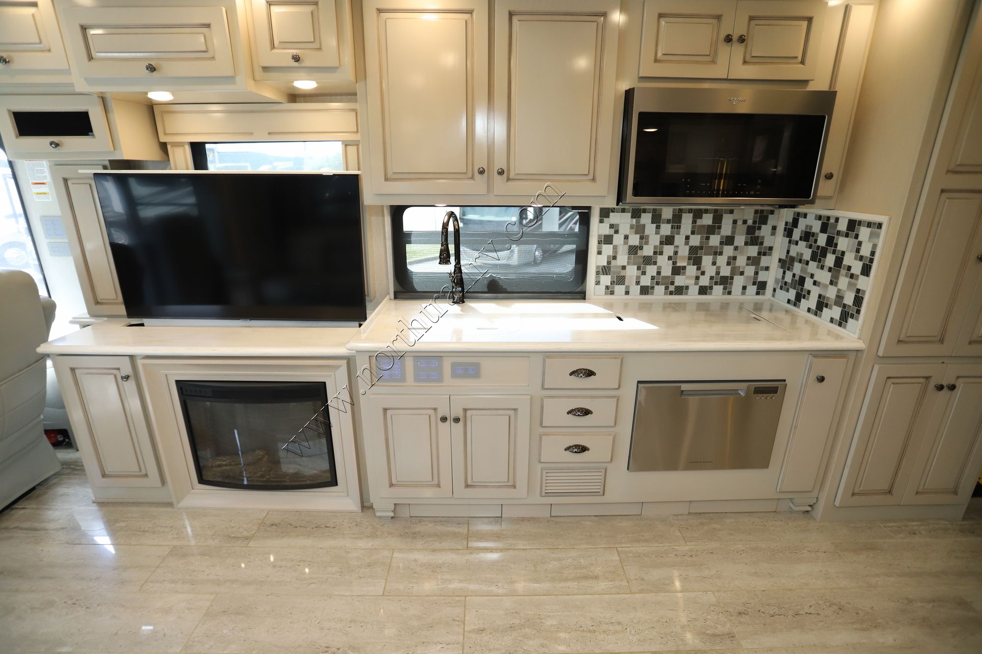 Used 2022 Newmar Dutch Star 4311 Class A  For Sale