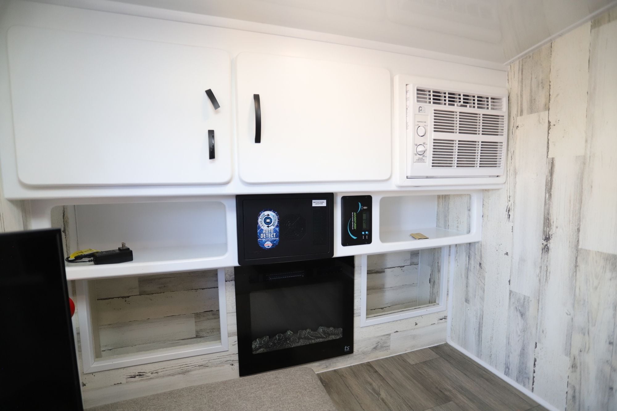 Used 2024 Modern Buggy Little Buggy 12LRK Travel Trailer  For Sale