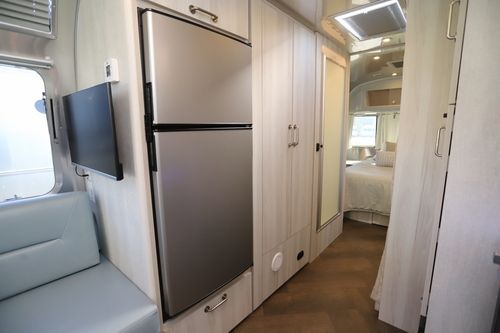2026 Airstream International 27FB