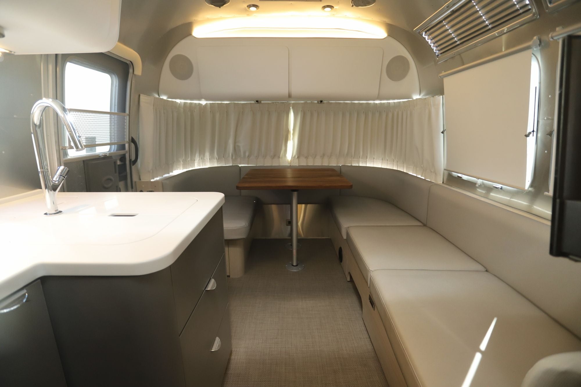 Used 2023 Airstream Globetrotter 25FBQ Travel Trailer  For Sale