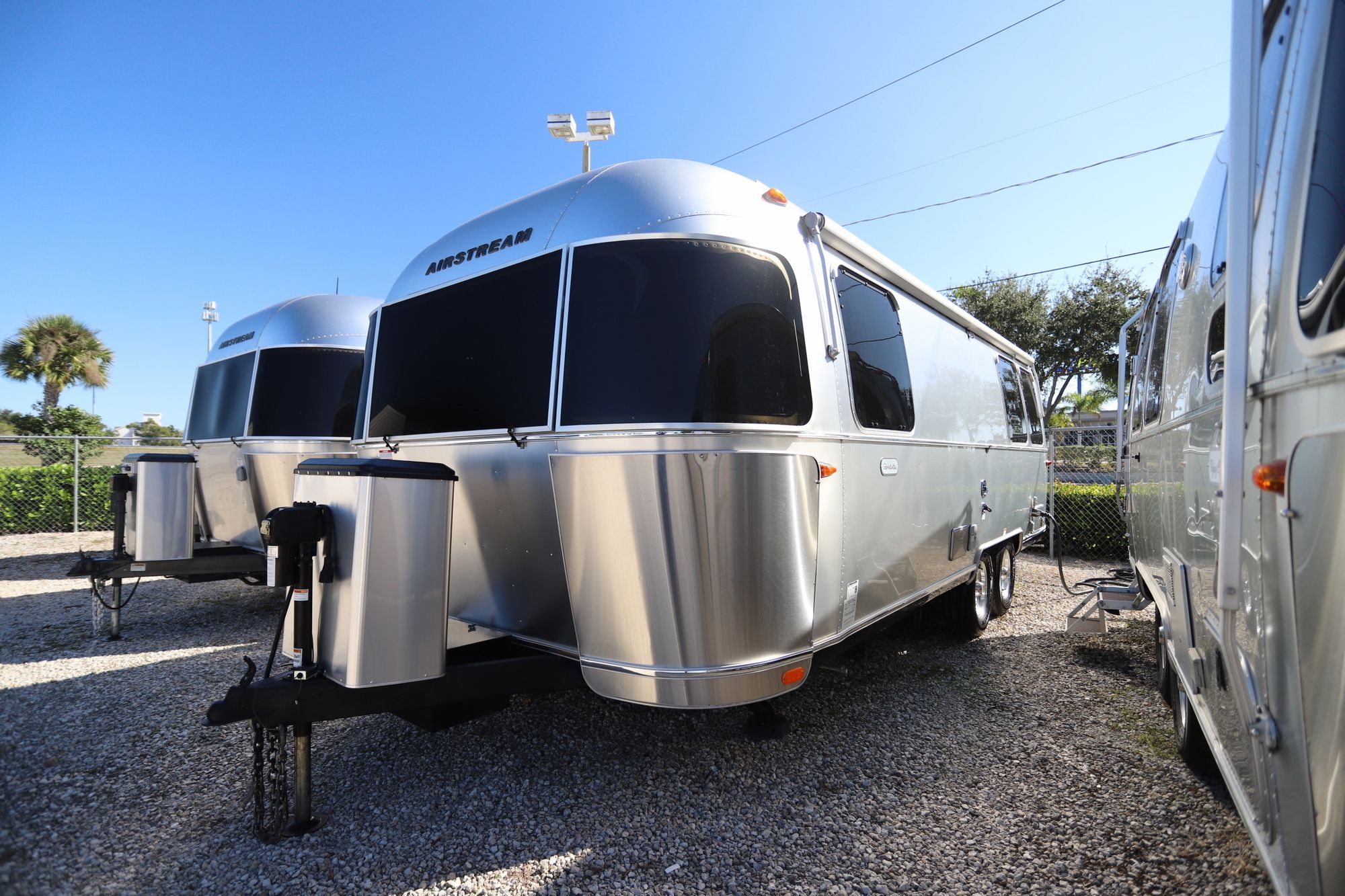 Used 2023 Airstream Globetrotter 25FBQ Travel Trailer  For Sale