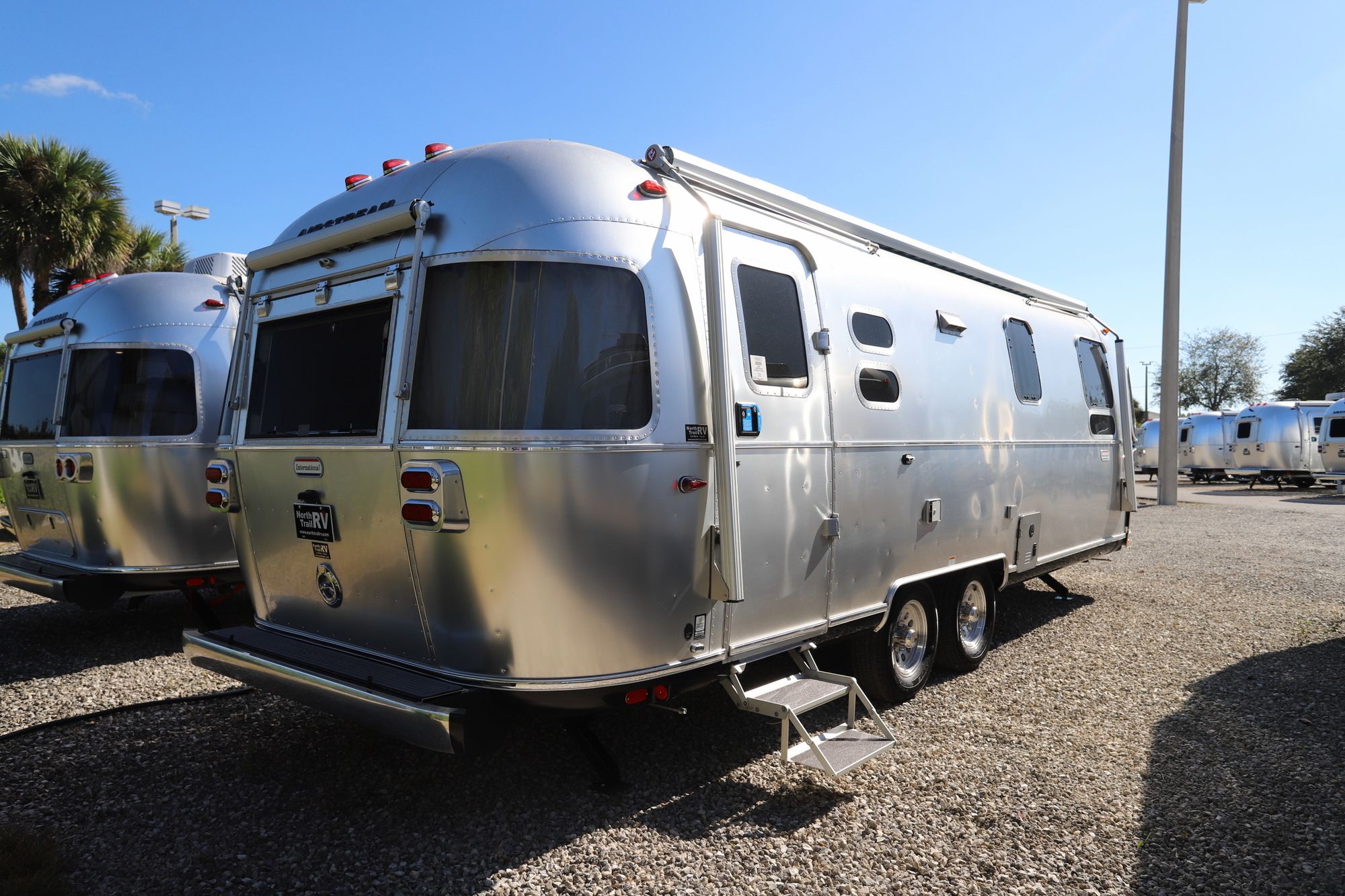 2026 Airstream International 27FB Travel Trailer New  For Sale