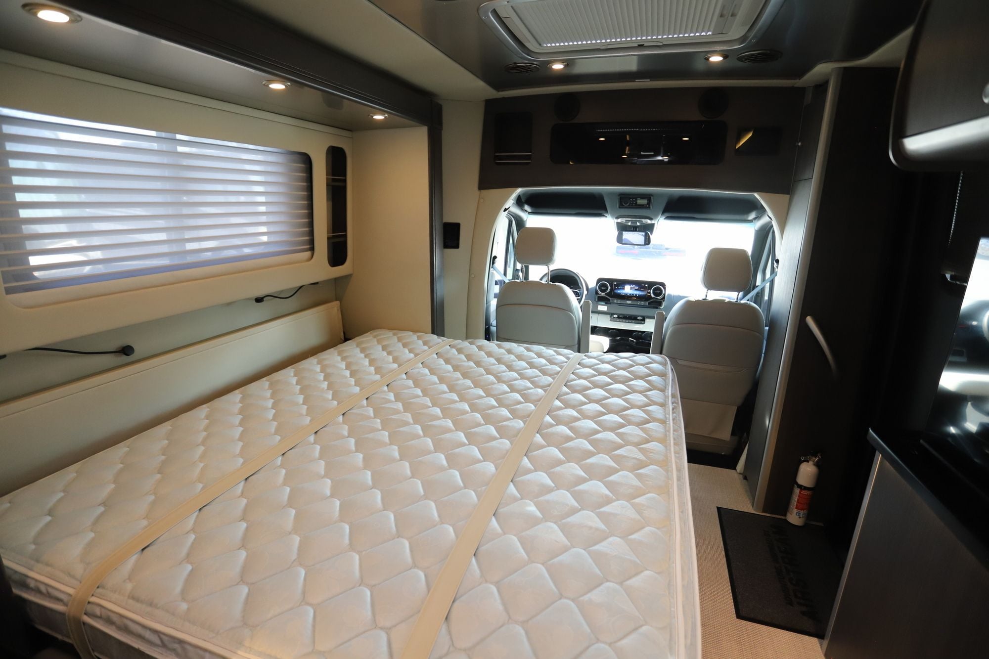 2025 Airstream Atlas MURPHY SUITE Class C Used  For Sale