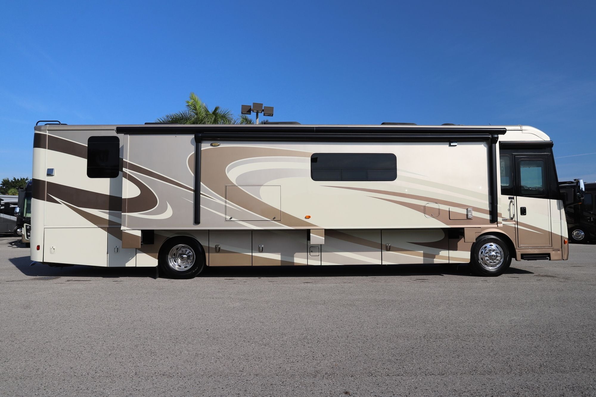 Used 2016 Winnebago Journey 40R Class A  For Sale