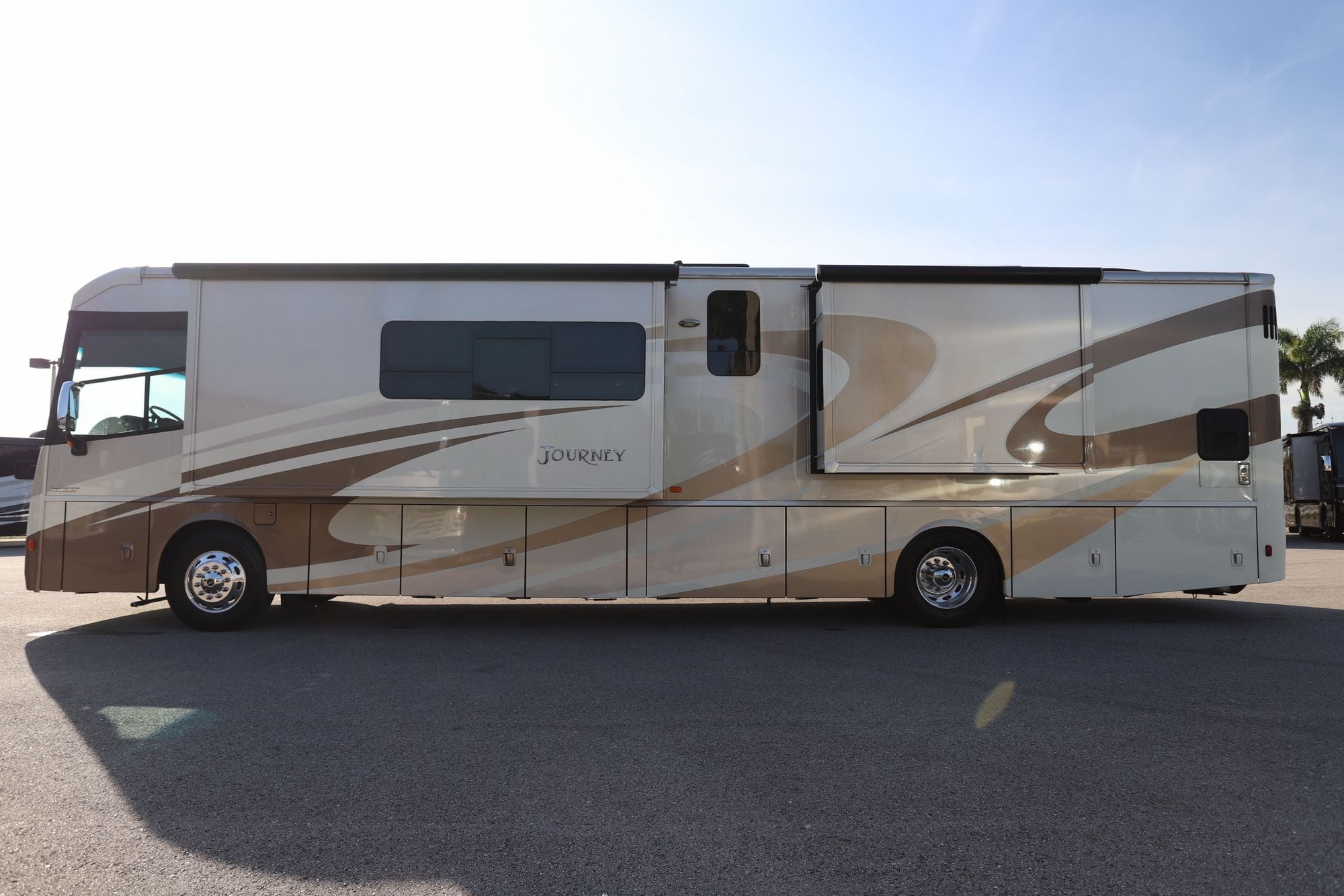 Used 2016 Winnebago Journey 40R Class A  For Sale