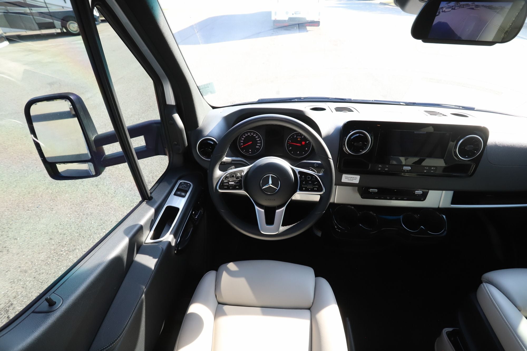 2025 Airstream Atlas MURPHY SUITE Class C Used  For Sale