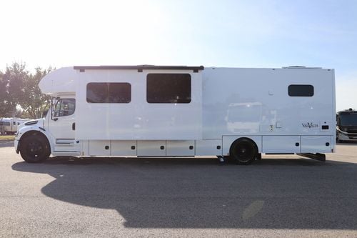 2026 Renegade Rv Valencia 39BB