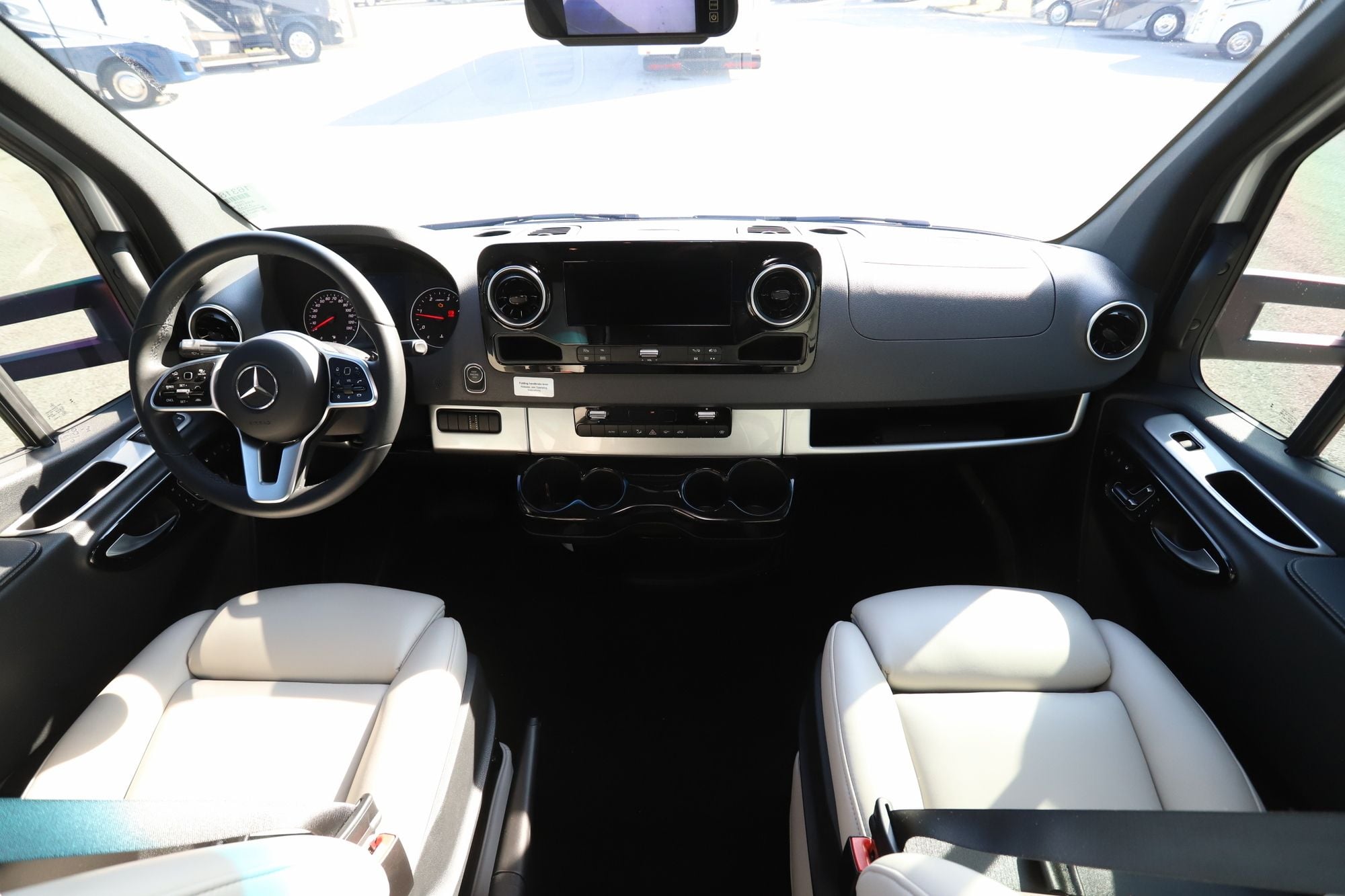 2025 Airstream Atlas MURPHY SUITE Class C Used  For Sale