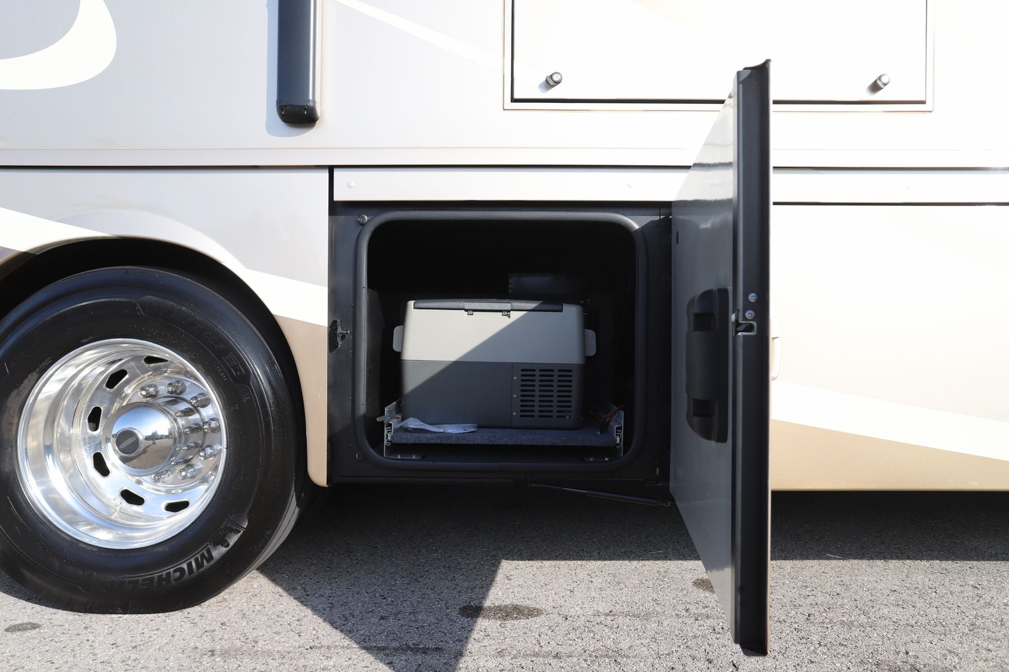 Used 2016 Winnebago Journey 40R Class A  For Sale