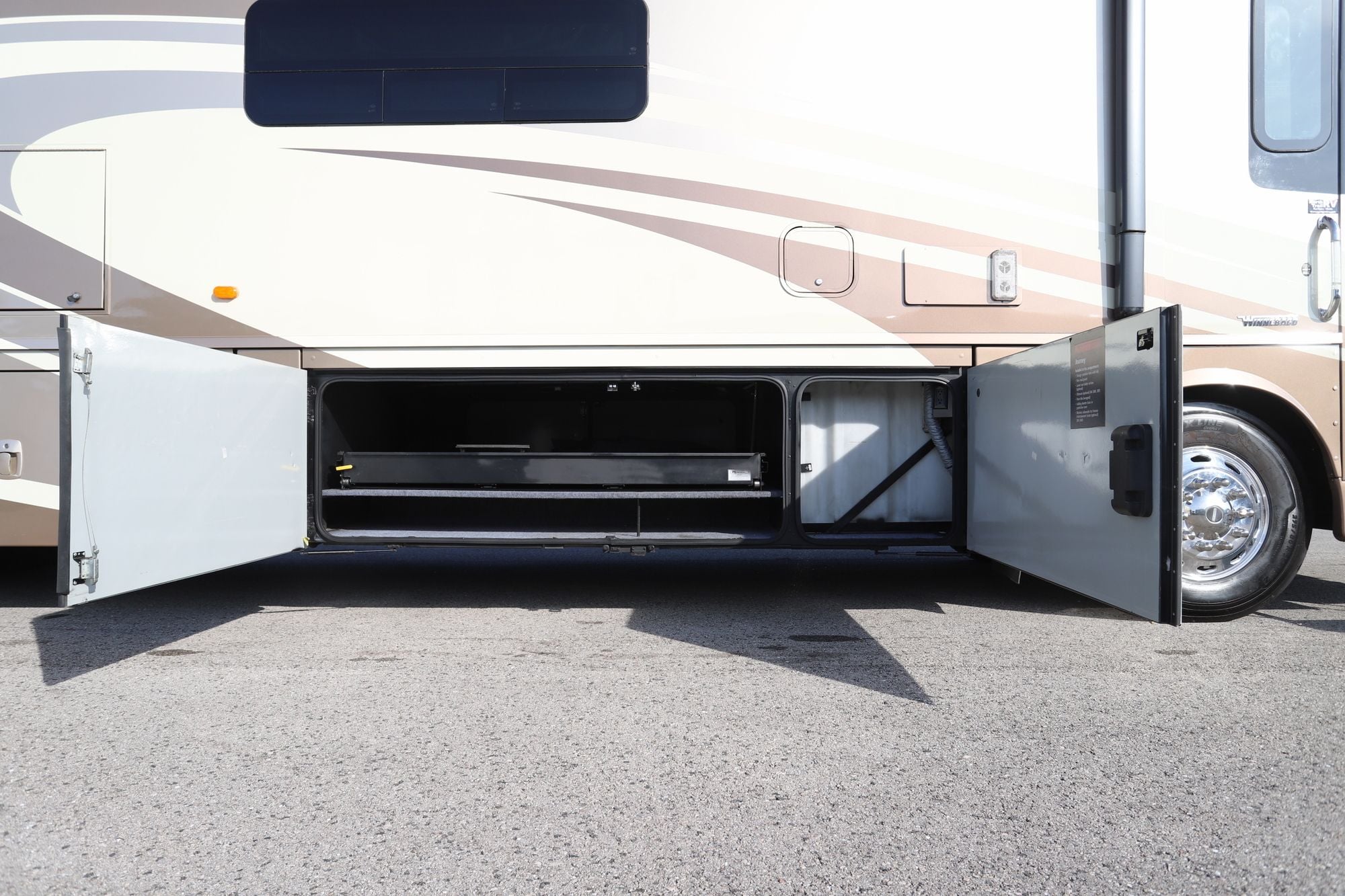 Used 2016 Winnebago Journey 40R Class A  For Sale