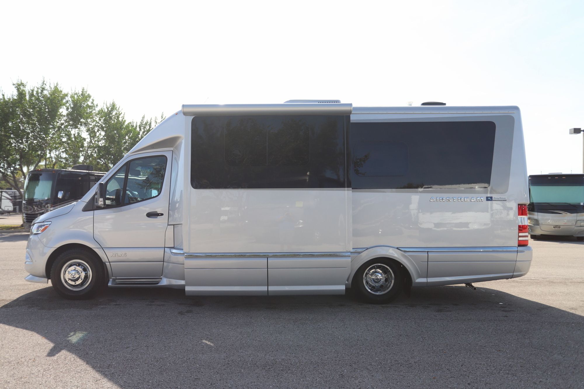 2024 Airstream Atlas Tommy Bahama E1 Class C Used  For Sale