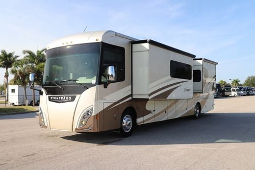 2016 Winnebago Journey 40R