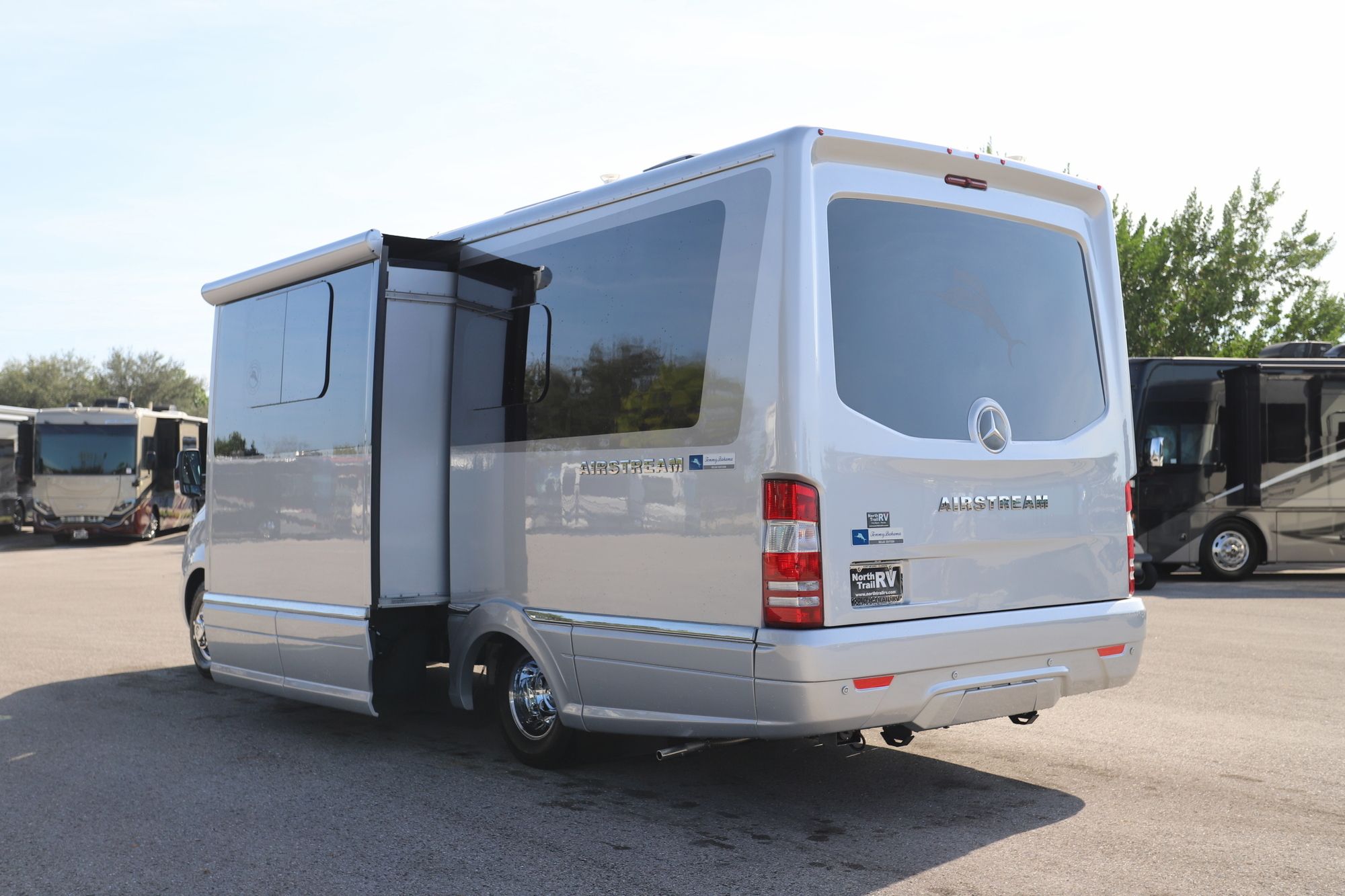 2024 Airstream Atlas Tommy Bahama E1 Class C Used  For Sale