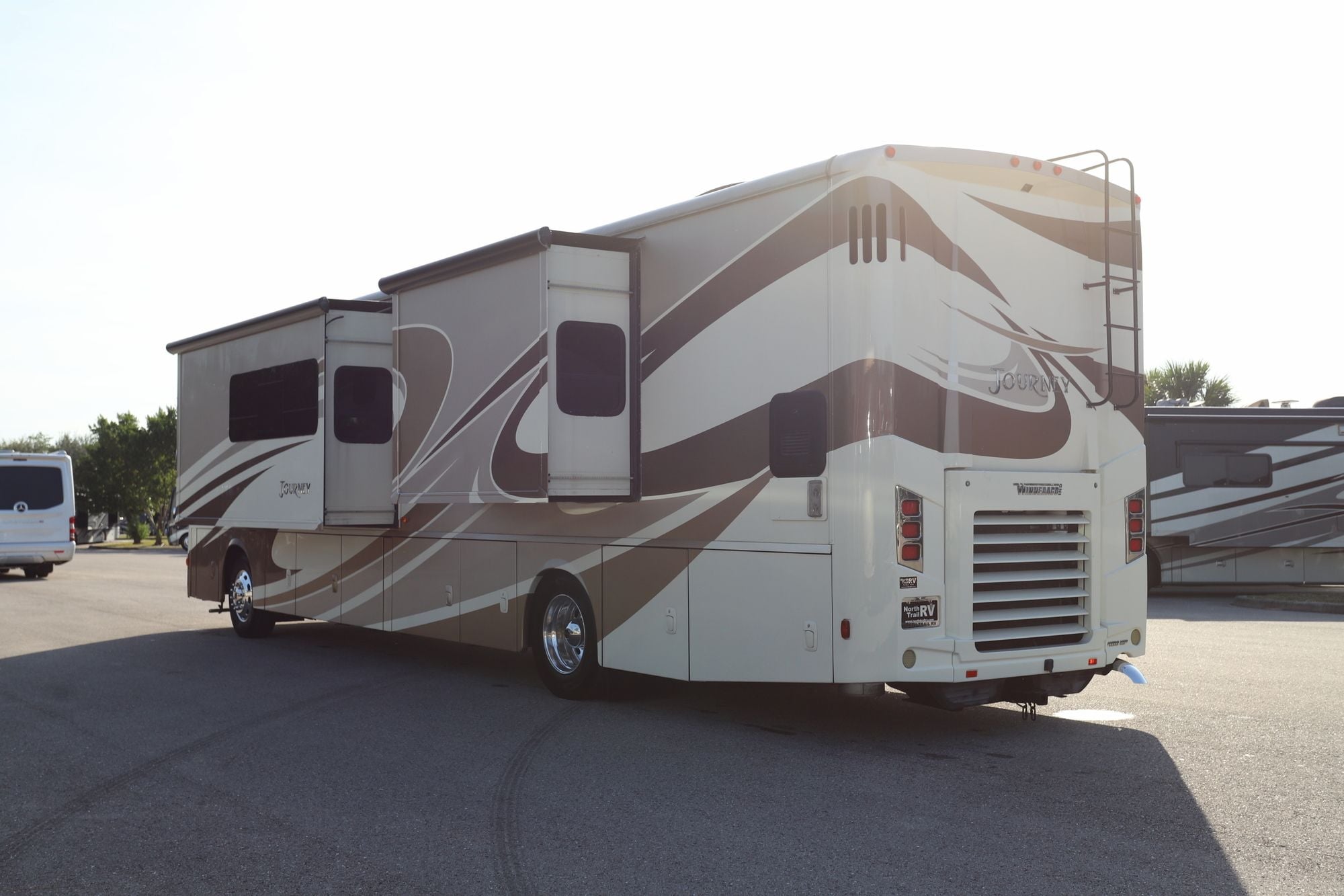 Used 2016 Winnebago Journey 40R Class A  For Sale