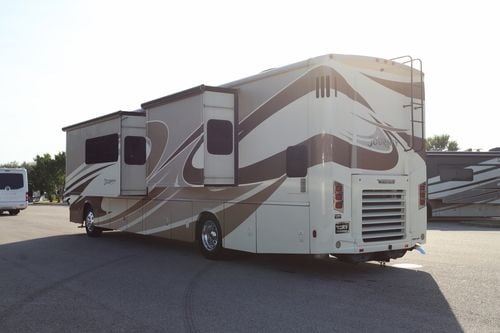 2016 Winnebago Journey 40R
