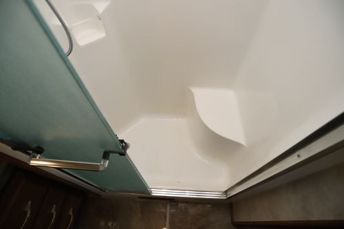 2016 Winnebago Journey 40R