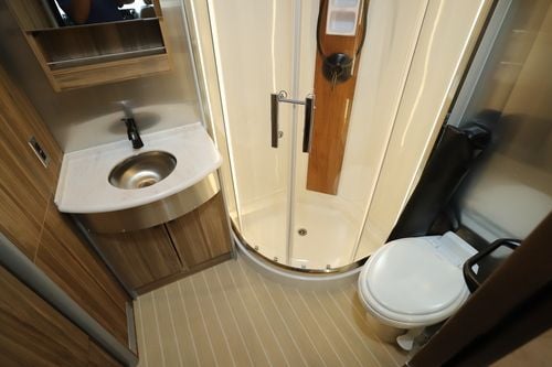2024 Airstream Atlas Tommy Bahama E1