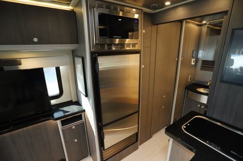 2025 Airstream Atlas MURPHY SUITE