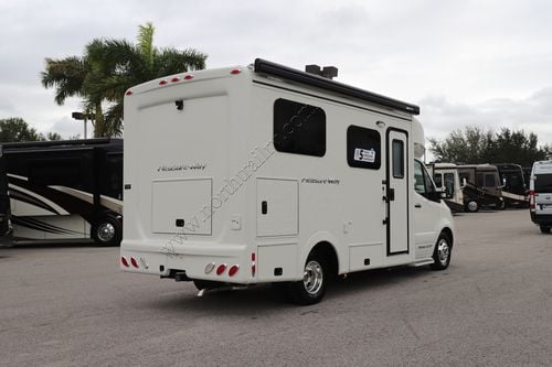 2026 Pleasure-Way Plateau XLTW