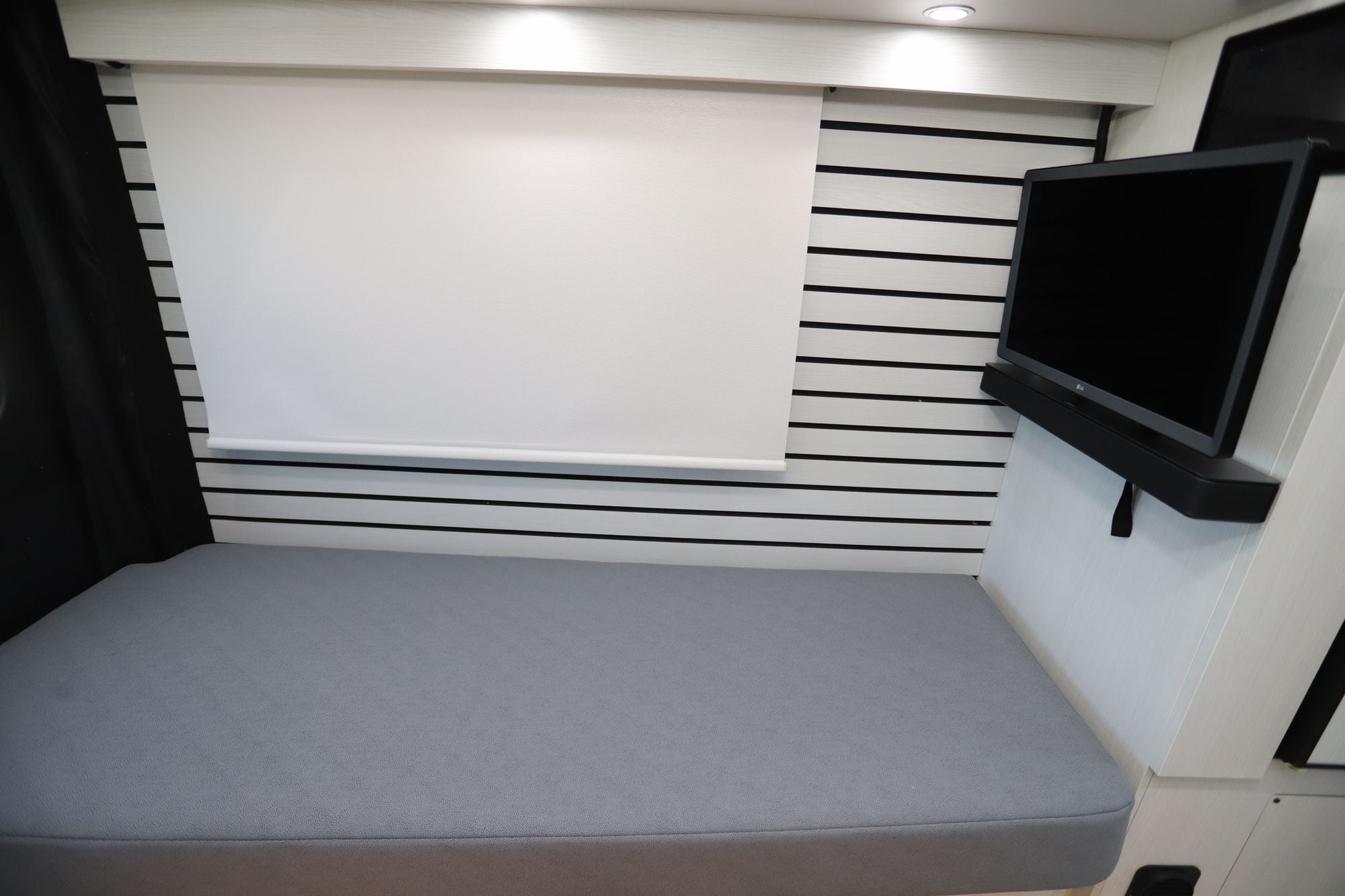 Used 2025 Pleasure-Way Plateau TW Class B  For Sale