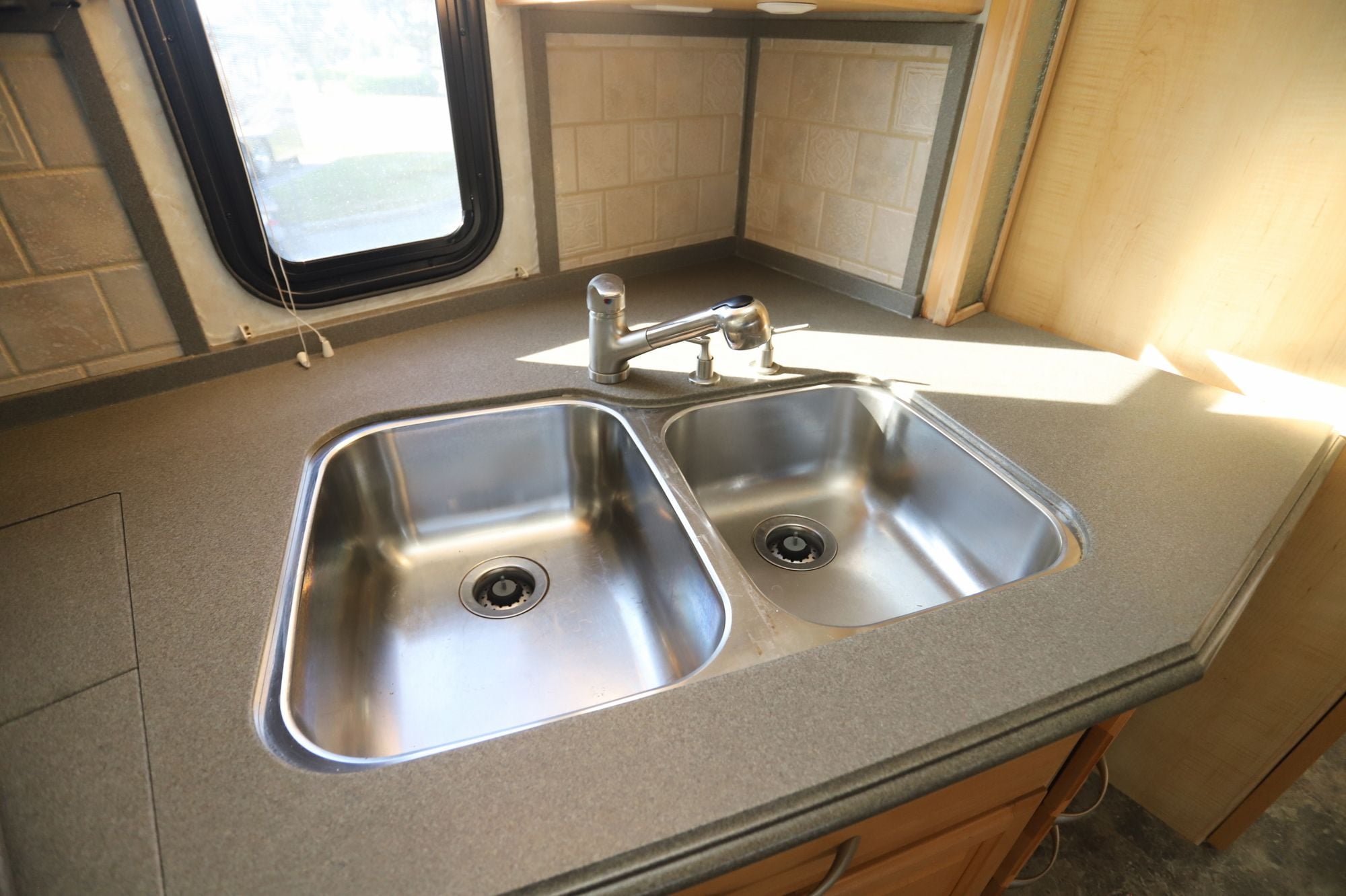 Used 2005 Fleetwood Excursion 39S Class A  For Sale