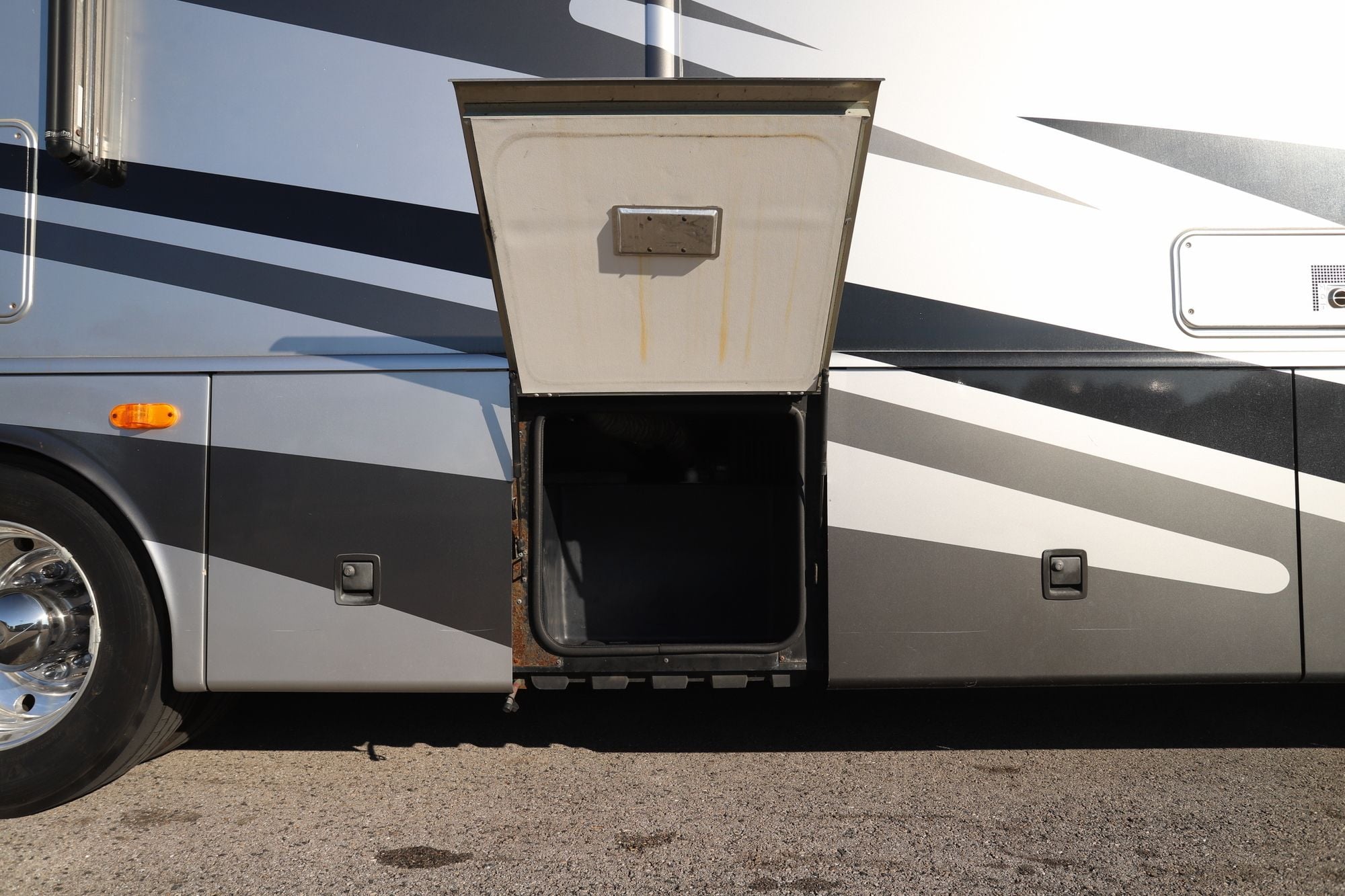 Used 2005 Fleetwood Excursion 39S Class A  For Sale