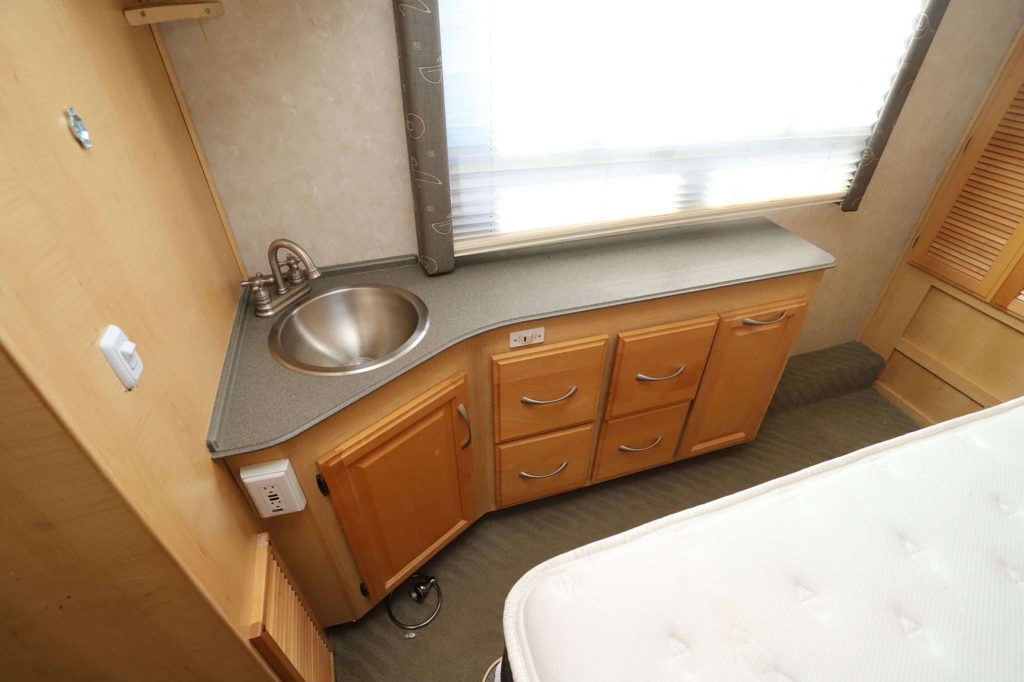 Used 2005 Fleetwood Excursion 39S Class A  For Sale