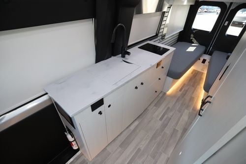 2025 Pleasure-Way Plateau TW