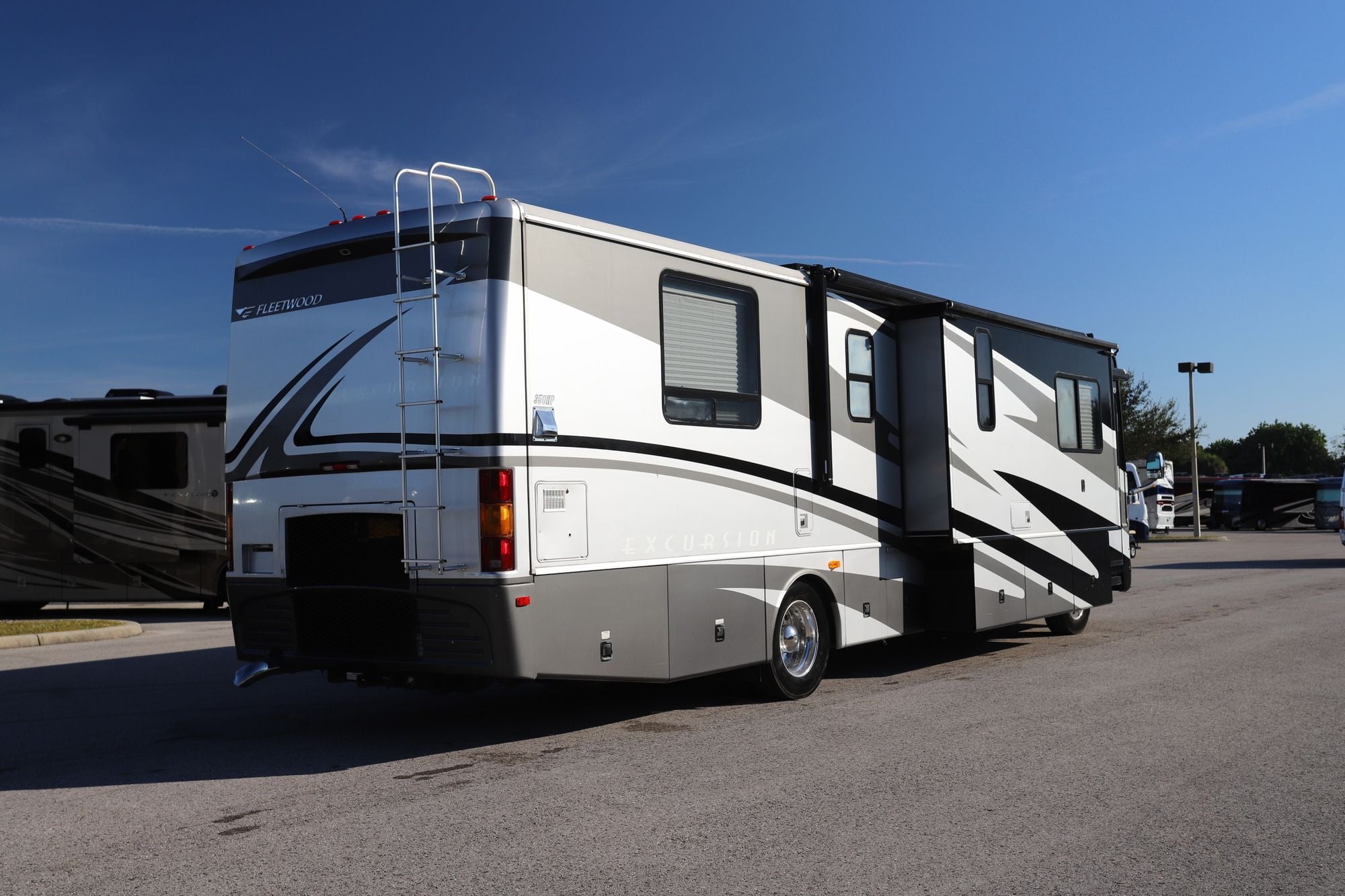 Used 2005 Fleetwood Excursion 39S Class A  For Sale