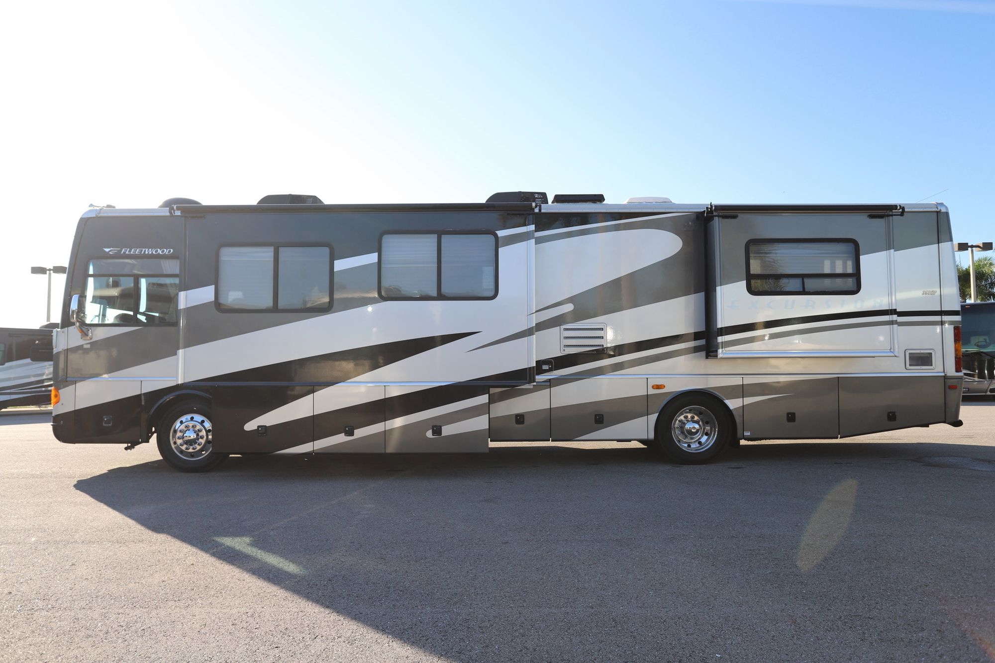 Used 2005 Fleetwood Excursion 39S Class A  For Sale