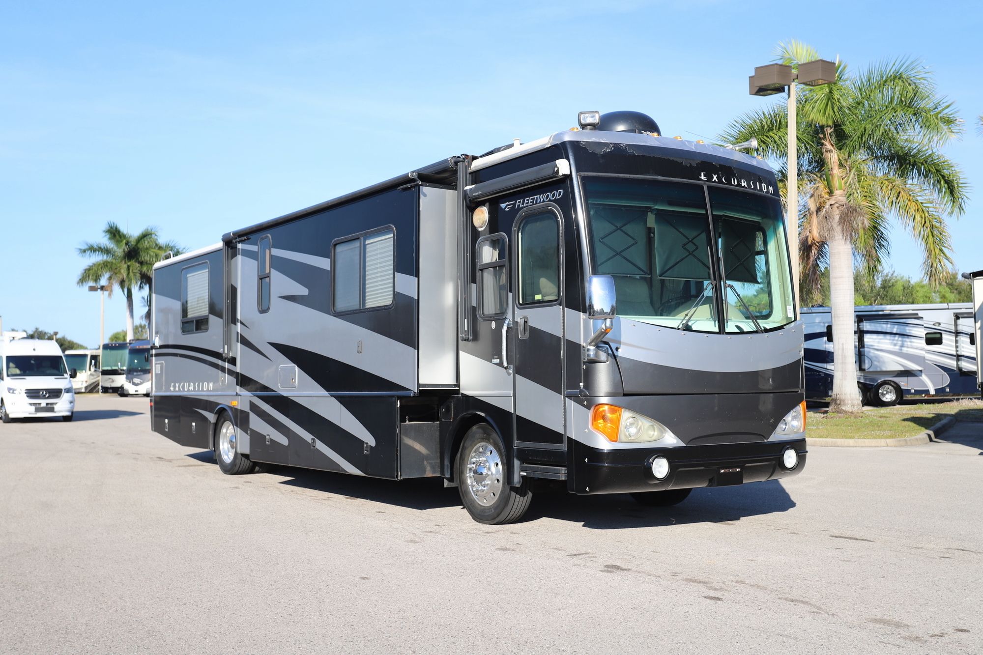 Used 2005 Fleetwood Excursion 39S Class A  For Sale