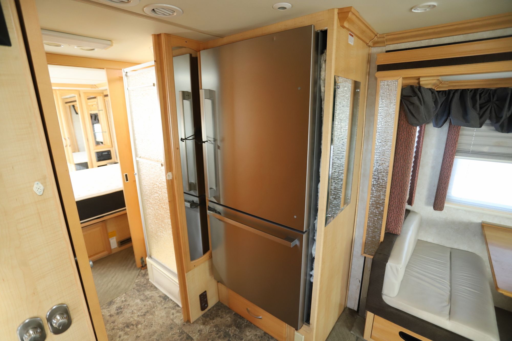 Used 2005 Fleetwood Excursion 39S Class A  For Sale