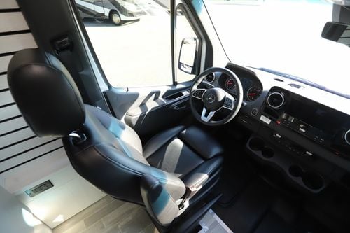 2025 Pleasure-Way Plateau TW