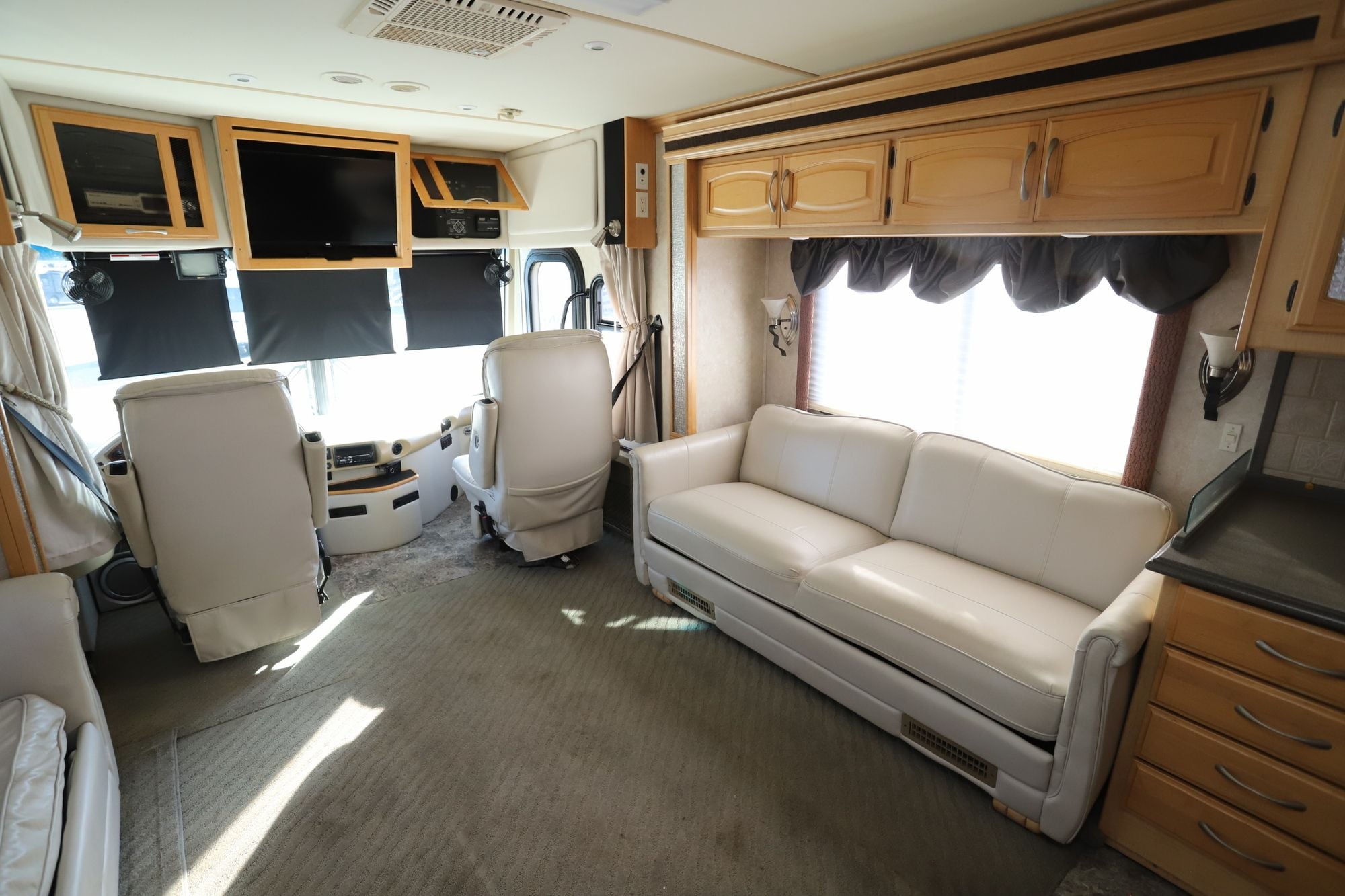 Used 2005 Fleetwood Excursion 39S Class A  For Sale