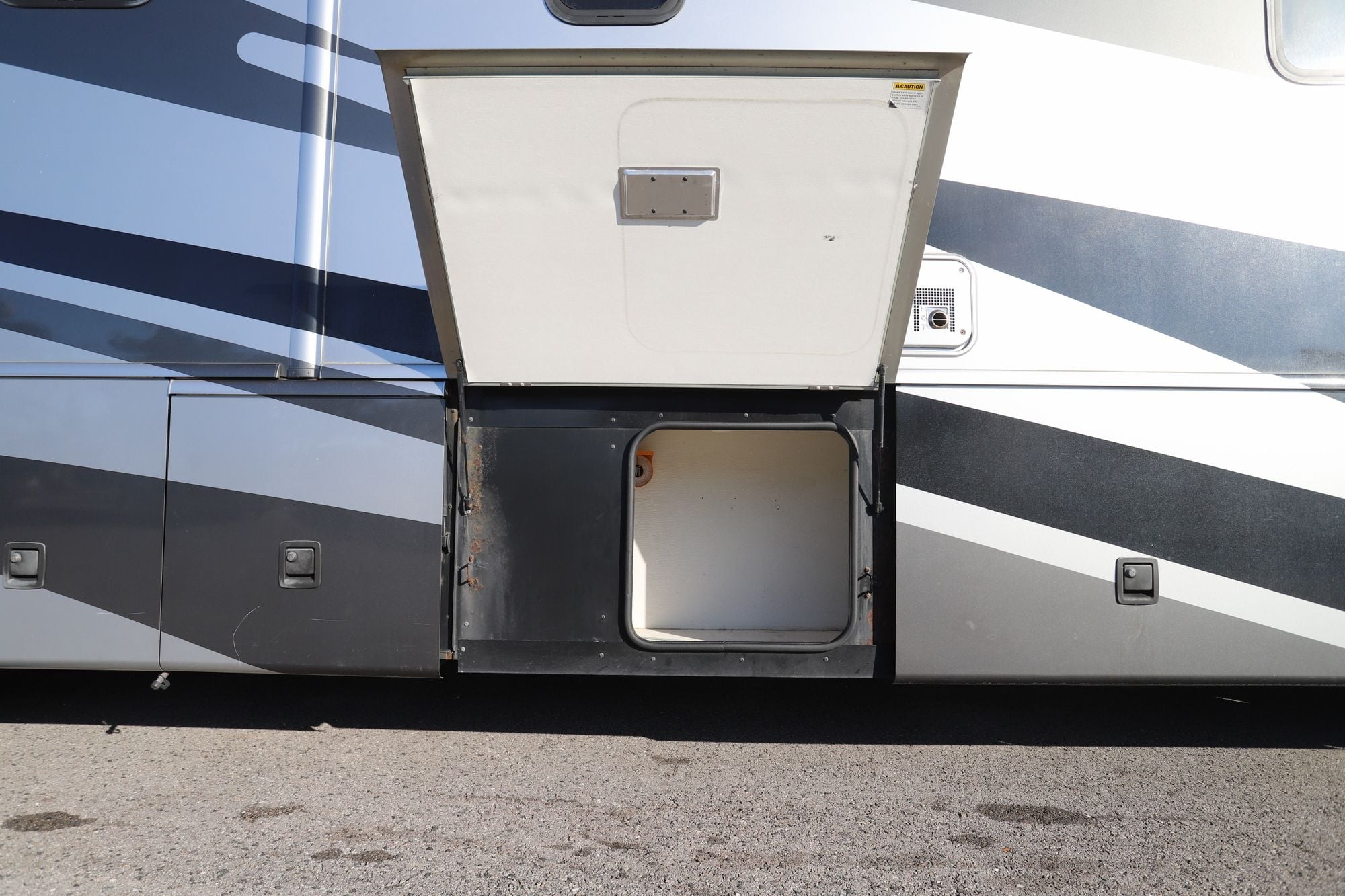 Used 2005 Fleetwood Excursion 39S Class A  For Sale