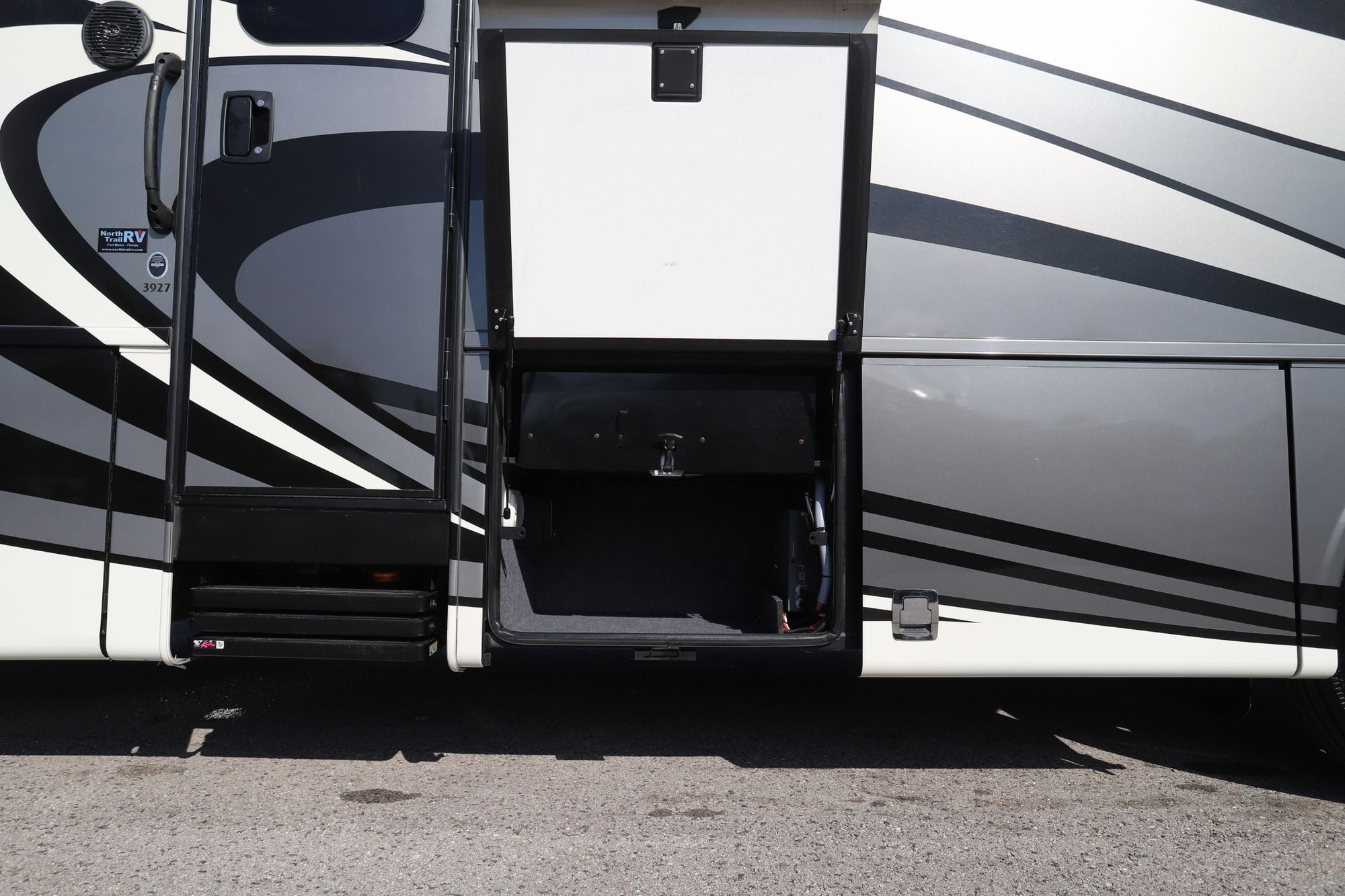 Used 2021 Newmar Canyon Star 3927 Class A  For Sale