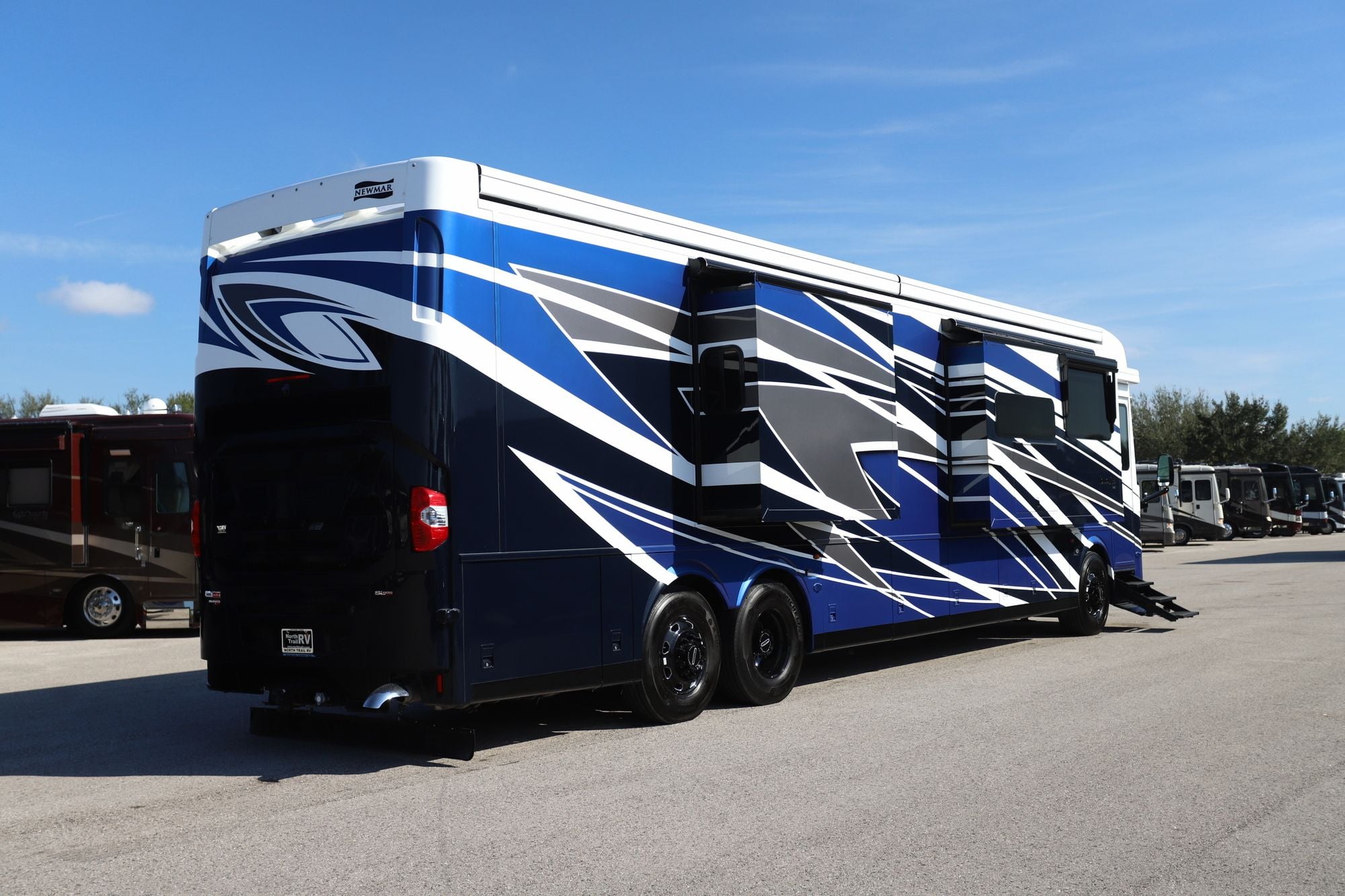 Used 2025 Newmar London Aire 4595 Class A  For Sale