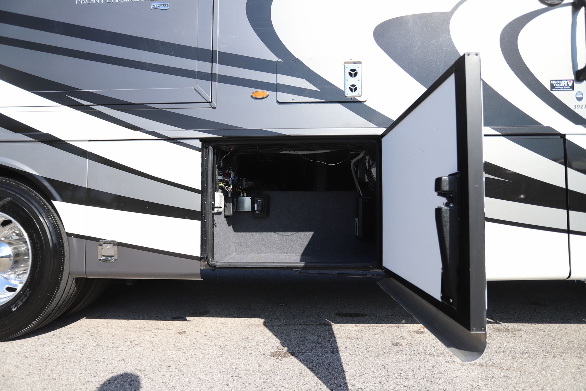 Used 2021 Newmar Canyon Star 3927 Class A  For Sale