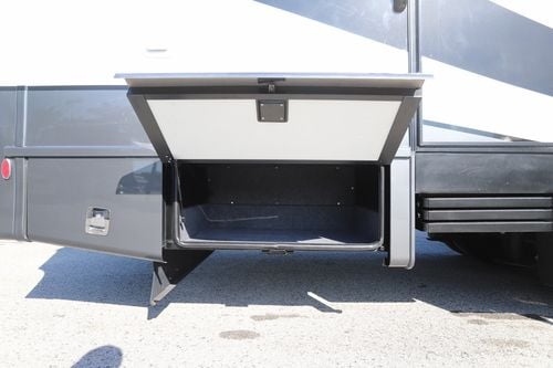 2021 Newmar Canyon Star 3927