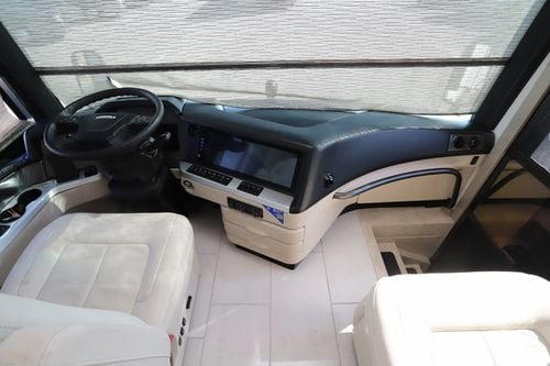 2025 Newmar London Aire 4595