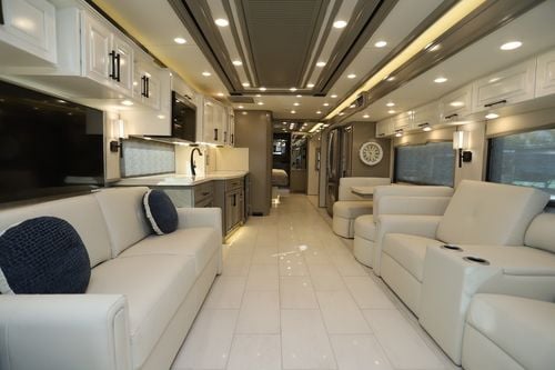 2025 Newmar London Aire 4595