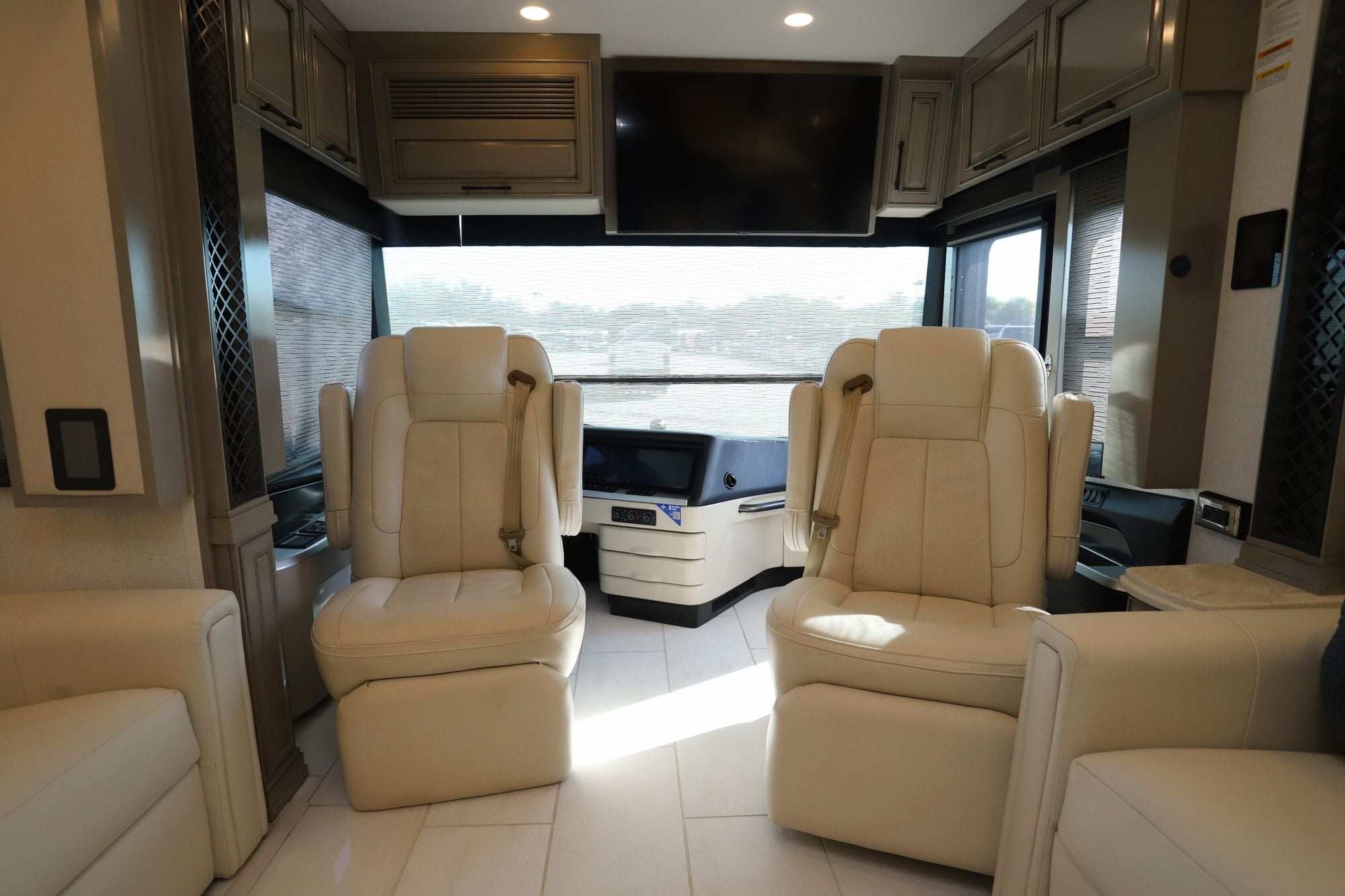 Used 2025 Newmar London Aire 4595 Class A  For Sale