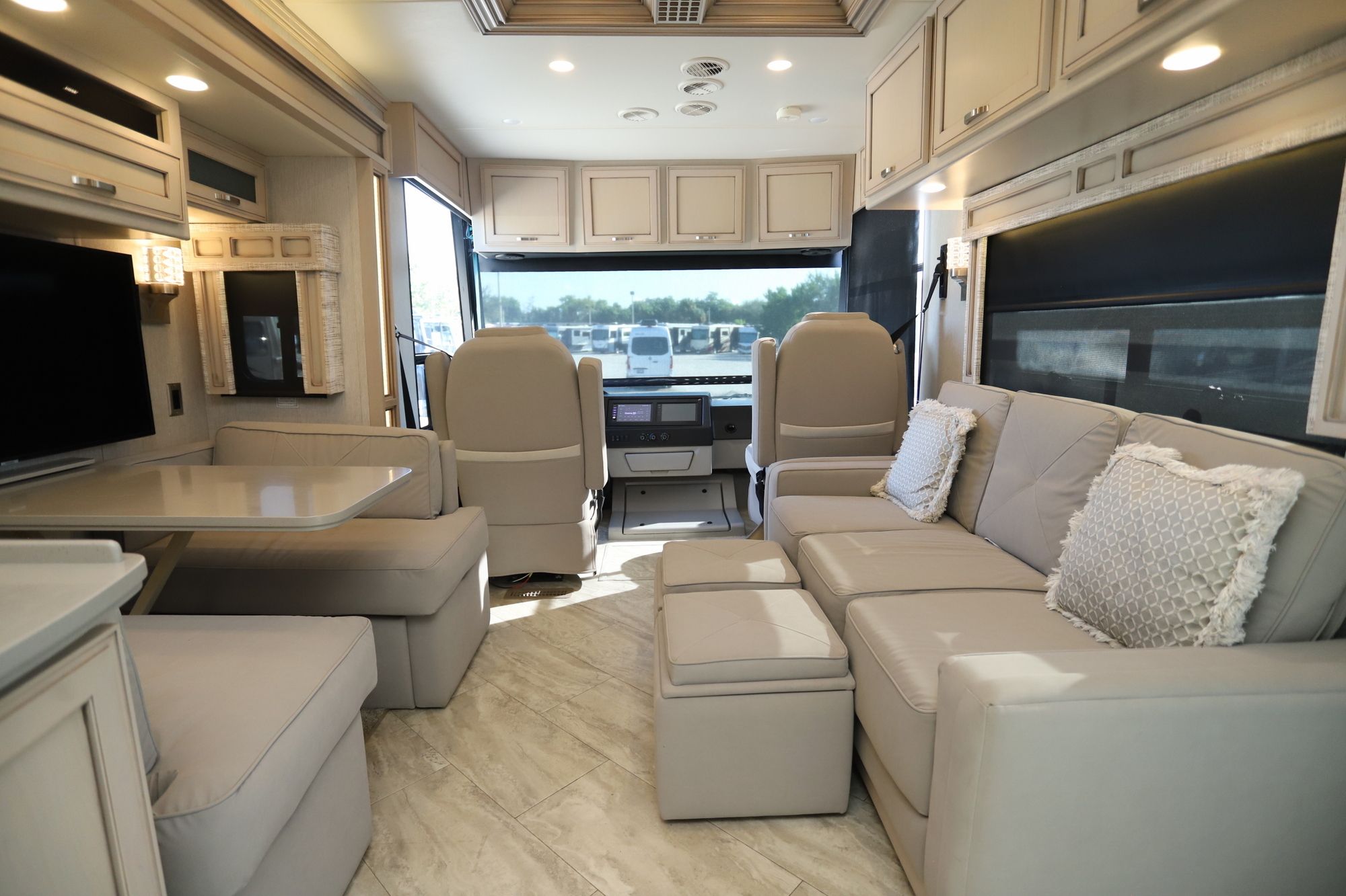 Used 2021 Newmar Canyon Star 3927 Class A  For Sale