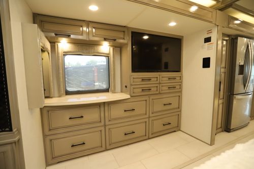 2025 Newmar London Aire 4595