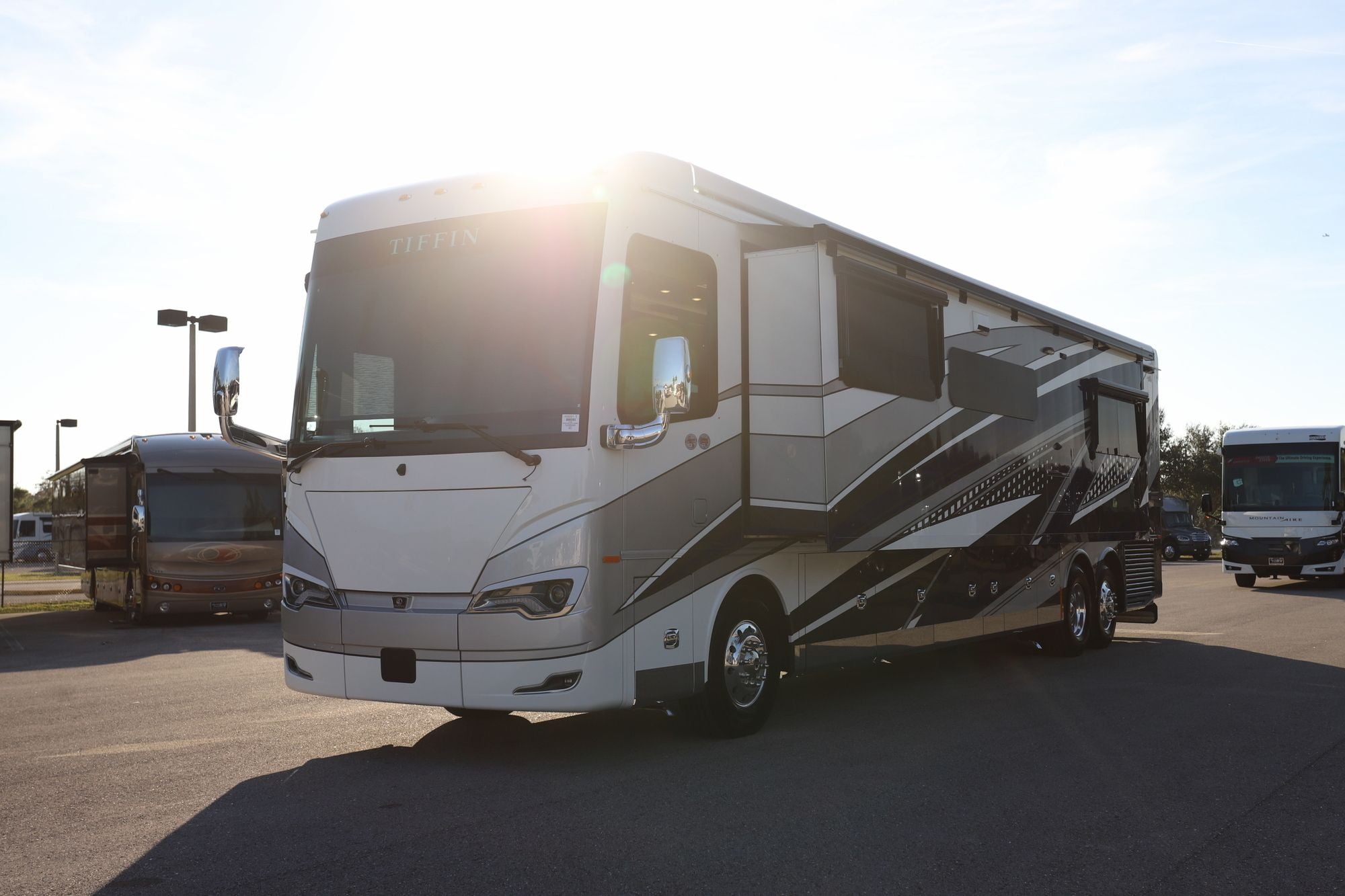 Used 2025 Tiffin Motor Homes Allegro Bus 45FP Class A  For Sale