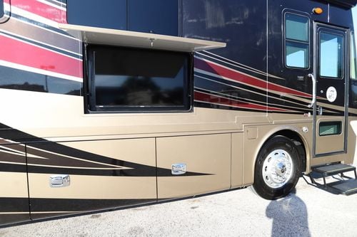 2014 Tiffin Motor Homes Phaeton 42LH