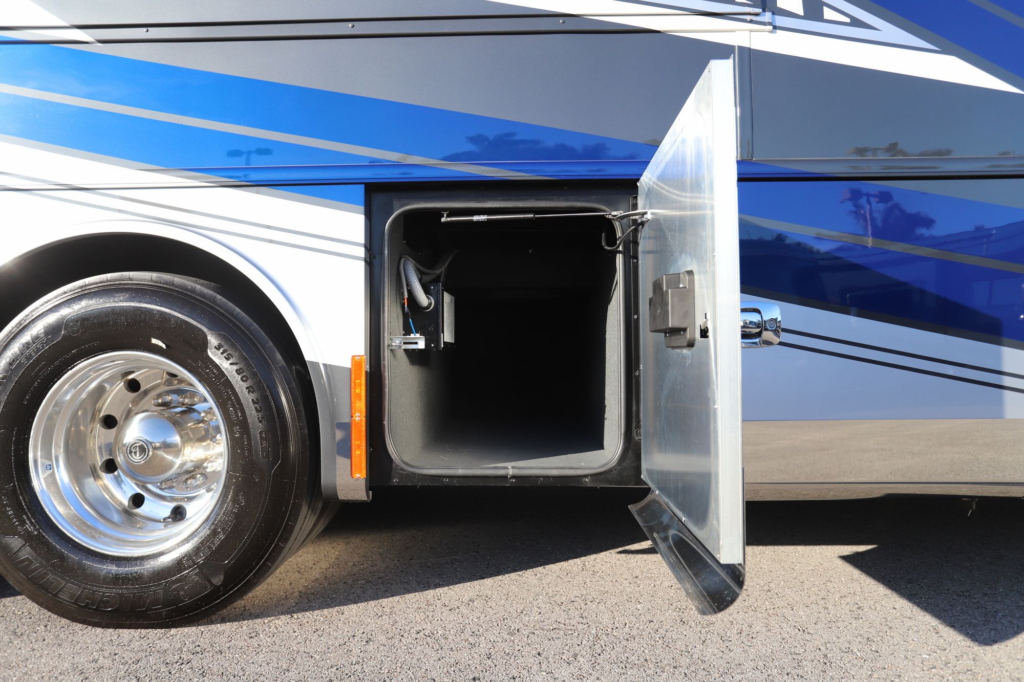 Used 2025 Tiffin Motor Homes Allegro Bus 45FP Class A  For Sale