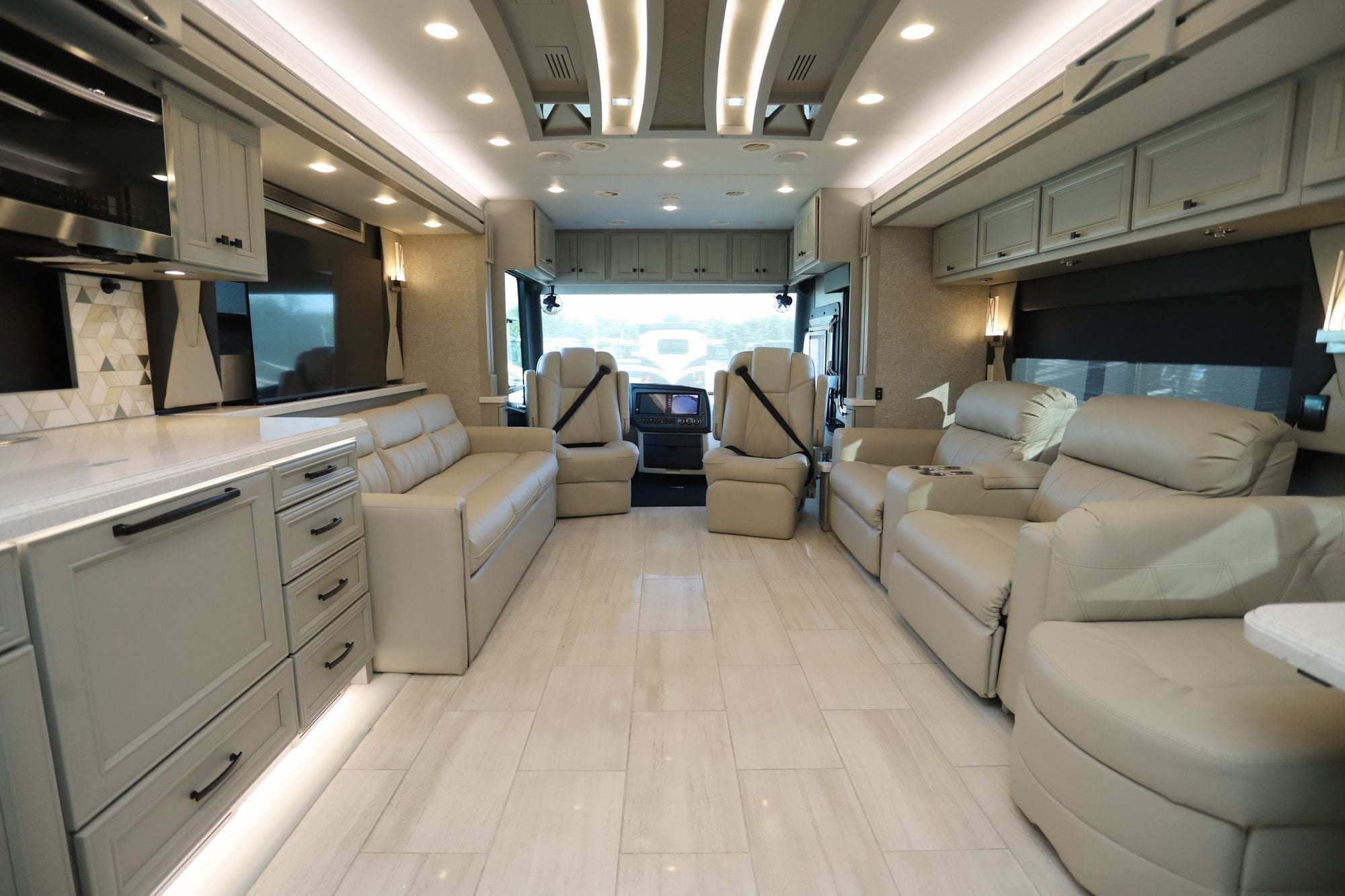 Used 2025 Tiffin Motor Homes Allegro Bus 45FP Class A  For Sale